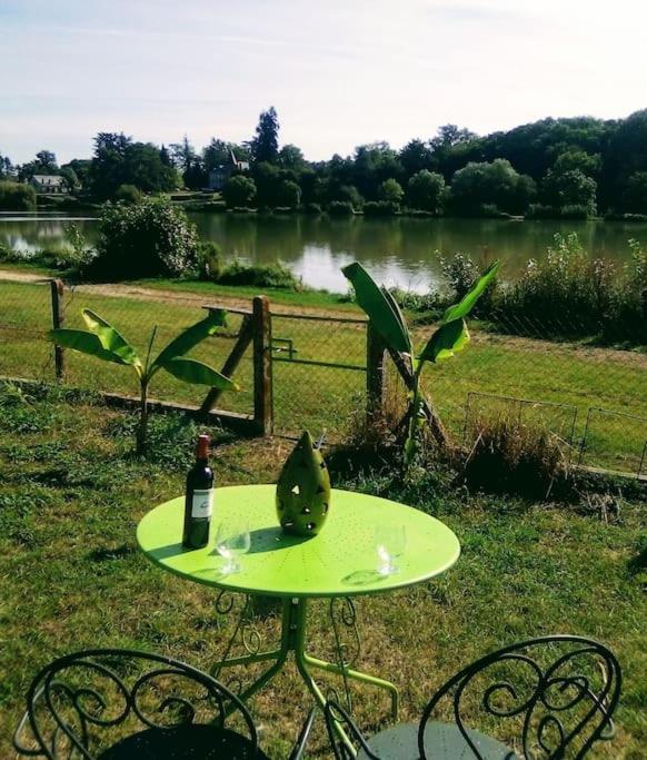 Maison Face A L'Etang Précy Buitenkant foto
